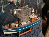 Schiffsmodell Kutter aus Holz sehr alt Niedersachsen - Weyhe Vorschau