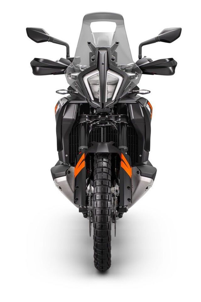 KTM 790 Adventure 2023 weiß oder schwarz in Offingen