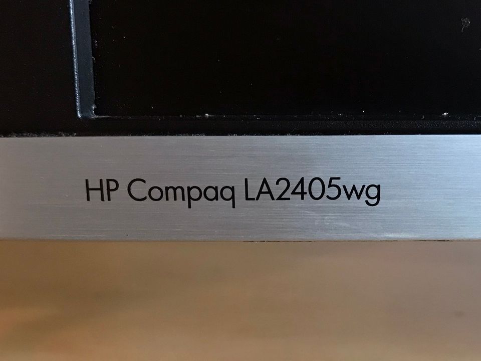 24 Zoll Monitor hp Compaq LA2405wg schwarz/silber in Elmshorn