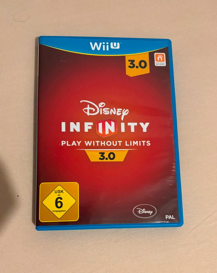 Wii U Disney Infinity 3.0 + 7 Figuren und Charakter Feld in Böbrach