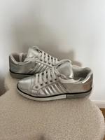 Prada Sneaker Damen Silber metallic grau Gr.37 Düsseldorf - Friedrichstadt Vorschau