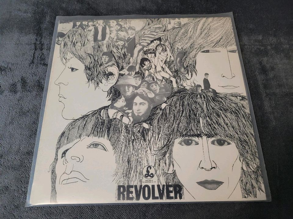 BEATLES Revolver Import LP Vinyl in Mudersbach