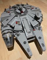 LEGO Star Wars  Millenium Falcon 7965 neuwertig ohne Figuren Baden-Württemberg - Hügelsheim Vorschau