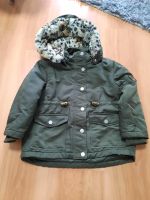 Parka Jacke Leo H&M olivgrün leo Gr. 98 Winterjacke Mädchenjacke Berlin - Zehlendorf Vorschau