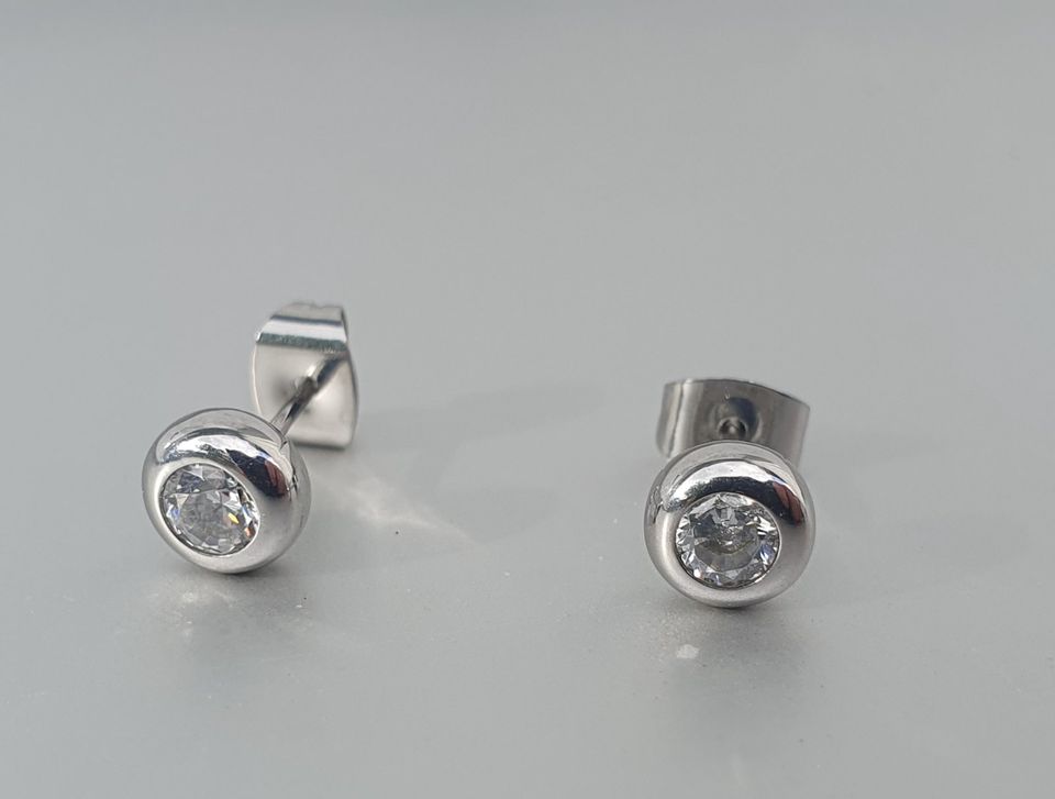 Magnetschmuck Ohrstecker mit Zirkonia in Feldkirchen