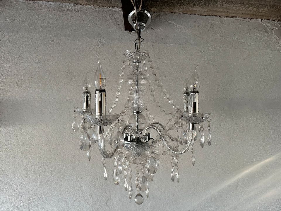 Kronleuchter / Deckenlampe in Nidderau