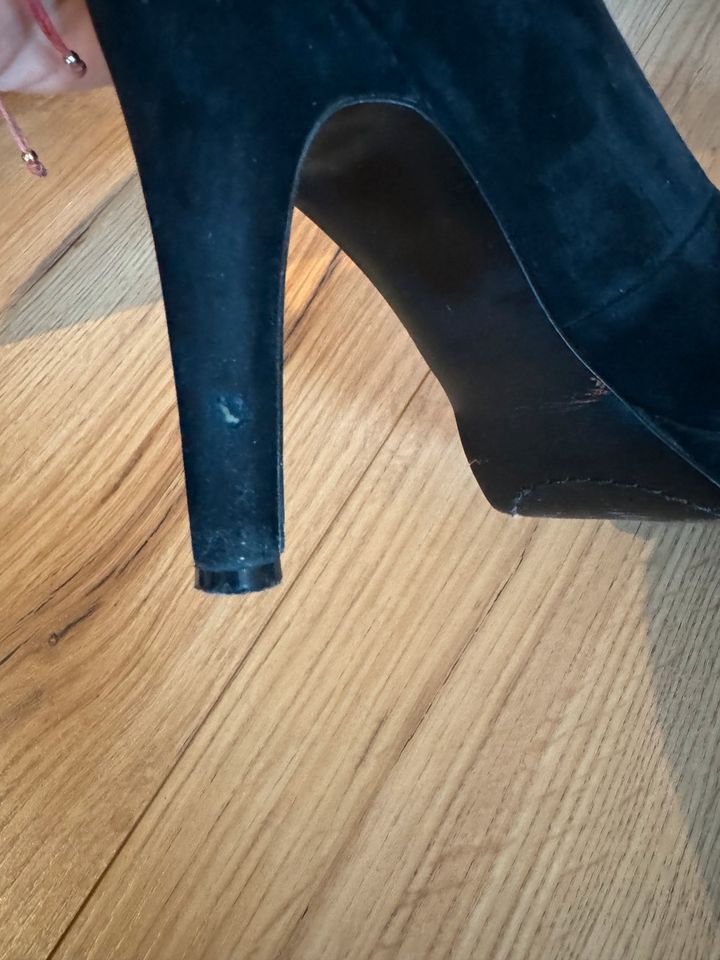 Peeptoe Pumps Größe 39 Veloursleder in Bremen