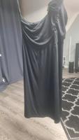 One Shoulder Kleid mit Rosen Gr.44/46 Bayern - Gunzenhausen Vorschau
