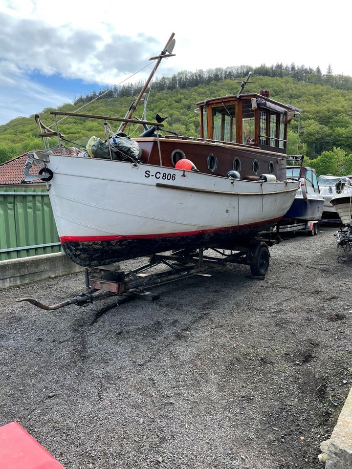 Hafenbarkasse Aluminiumrumpf mit Mahagoniaufbau in Lahnstein