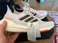 Adidas Ultraboost Größe 42,5 Frankfurt am Main - Bornheim Vorschau