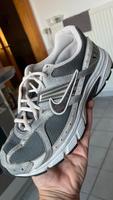 Nike sneaker, Turnschuhe Retro Niedersachsen - Laatzen Vorschau