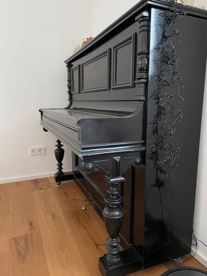 Wunderschönes Antikes Klavier von A. Mittag in Offenbach