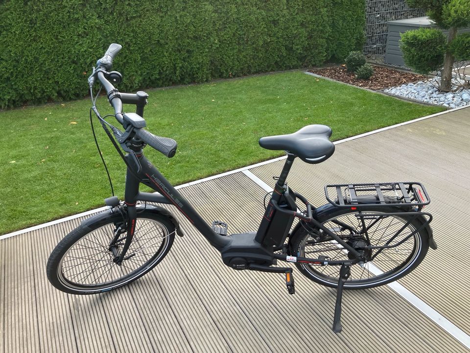 e-Bike Hercules Futura Compact F8 Rh. 46, 24“, WA 400 Wh grau in Taucha