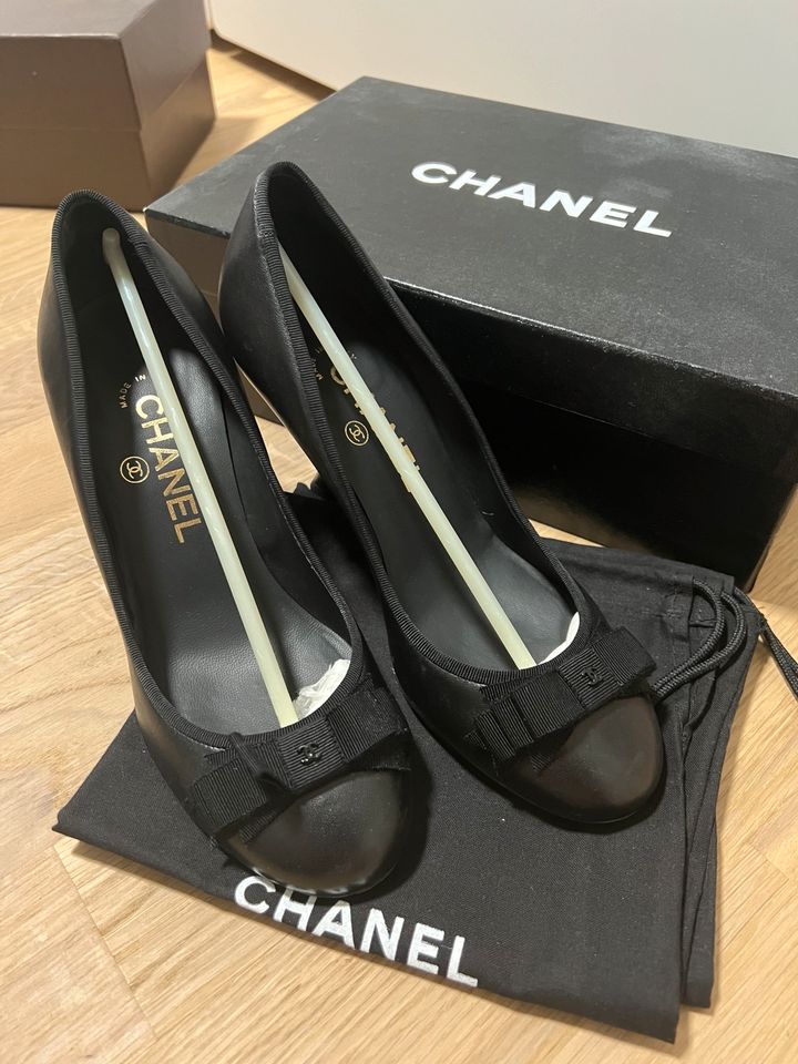 Schwarze Chanel High heels 36.5 in Stuttgart