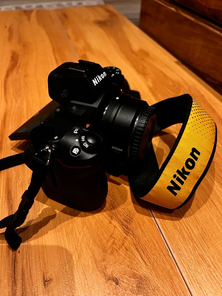 Nikon z7 mit viel Zubehör ovp inkl adapter in Großefehn