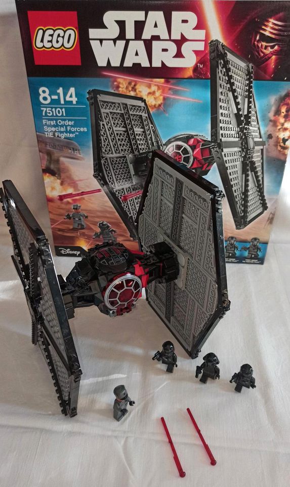 Lego Star Wars Set 75101 75168 75161 75035 in Brieselang