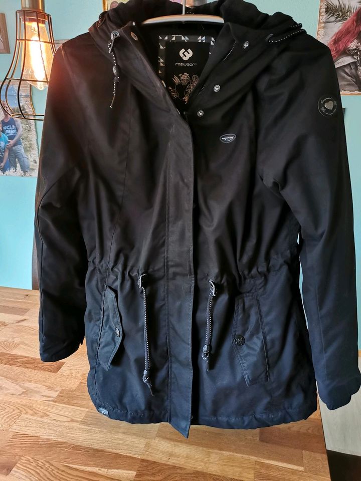 Wunderschöne, nagelneue Winterjacke Damen schwarz von Ragwear in Sinsheim