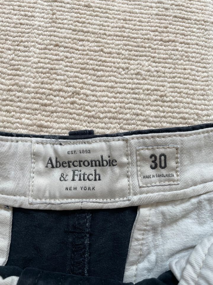 Herren Vintage/used-look Baumwoll Shorts in Größe 30/S A&F in München