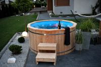 HotTub 200 cm mit Kunststoffeinsatz und Außenofen Berlin - Mitte Vorschau