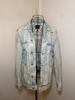 Jeansjacke mit Rissen Düsseldorf - Bilk Vorschau
