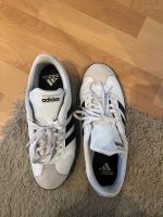 Adidas Schuhe, weiß, Größe 40 aber fällt klein aus, inkl Versand Brandenburg - Zossen-Waldstadt Vorschau