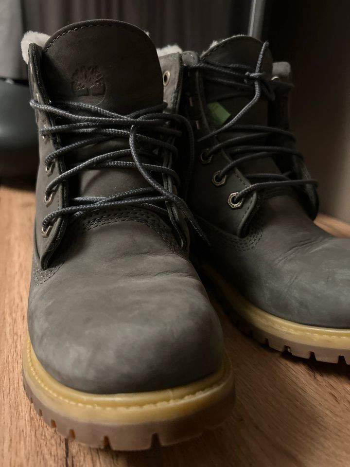 Timberland Damen Boots warm gefüttert 37 Khaki in München