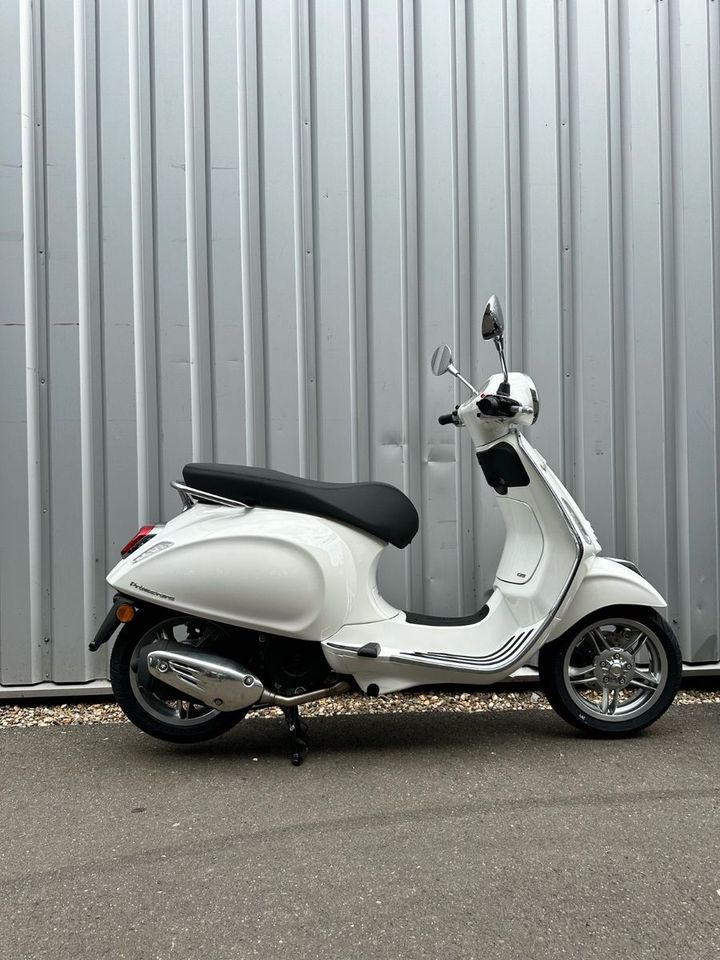 Vespa Vespa Primavera 125 E5+ verschiedene Farben in Düsseldorf