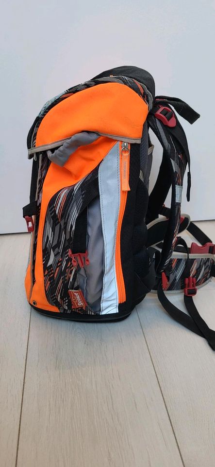 Scout Büchertasche in Orange/Schwarz mit Jet / Flieger in Fürth