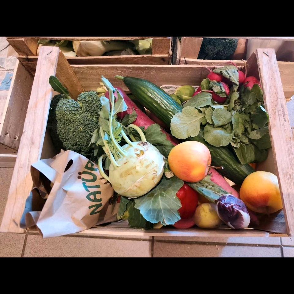 Obst Gemüse Kisten Wochenendbox frisch geerntet Top Qualität in Teningen