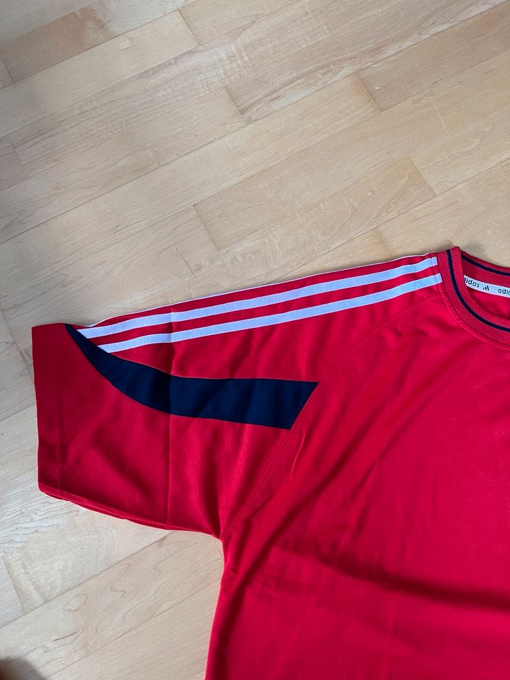 Vintage Adidas T-Shirt in Münster