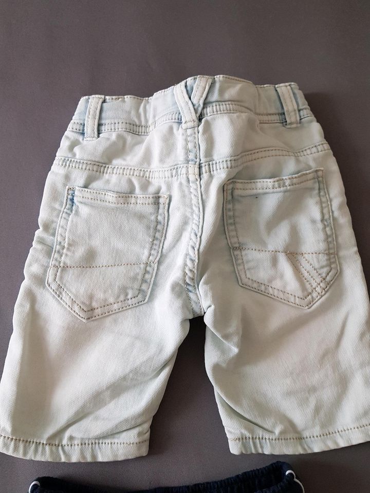 2 Shorts kurze Hosen Jeans Gr. 104 im Set Trigema/dopodopo in Bad Saulgau