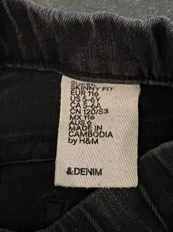 Jeans Skinny fit H&M Mädchen schwarz Gr. 116 in Erftstadt
