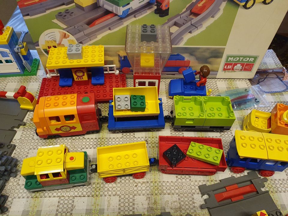 Lego Duplo Eisenbahnen mit 2 Zügen Nr.2730 + Nr.10508 in Söhlde