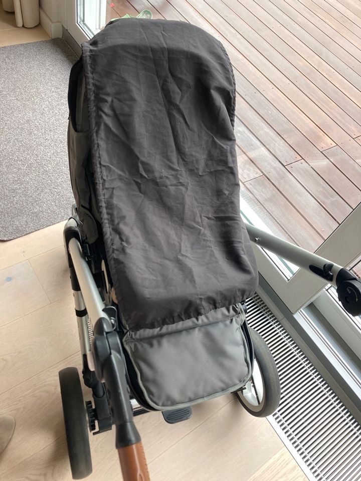 Sehr schöner Kinderwagen Mutsy Evo Industrial Light Grey in Lüdenscheid