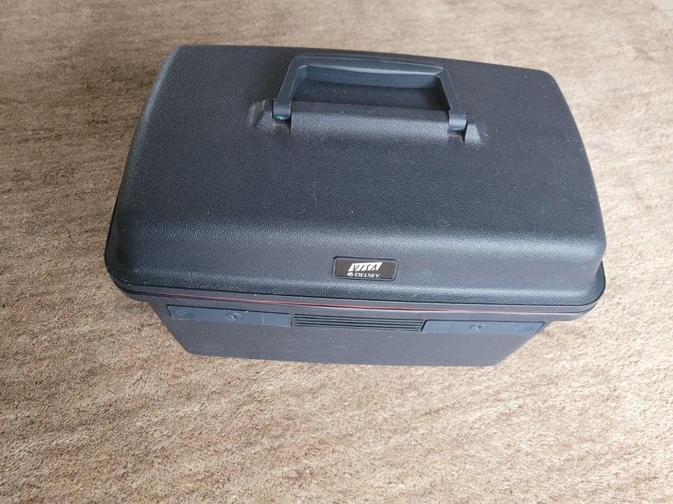 2 SAMSONITE Hartschalenkoffer und 2 Beauty-Case Kosmetikkoffer in Erftstadt