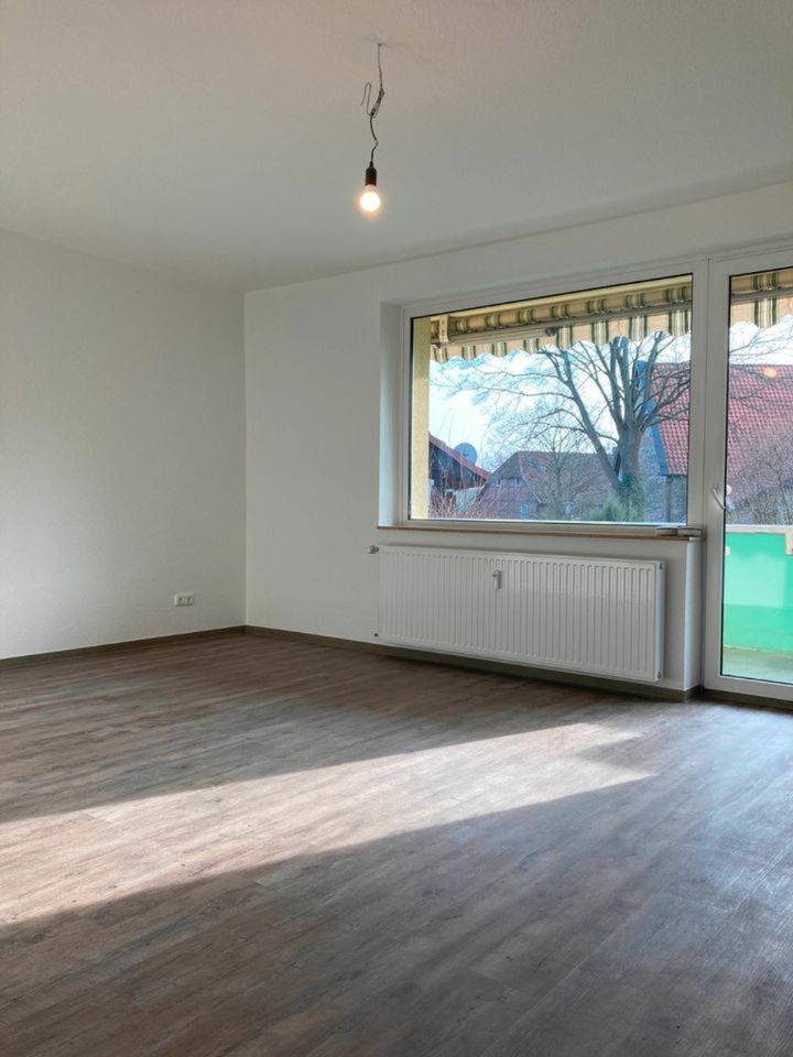 Erstbezug 3-Zimmer-Wohnung mit Balkon und Badewanne in Weddel in Cremlingen