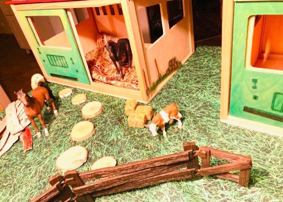 Schleich Figuren ( Pferde), Stall und Koppel (2) in Bielefeld