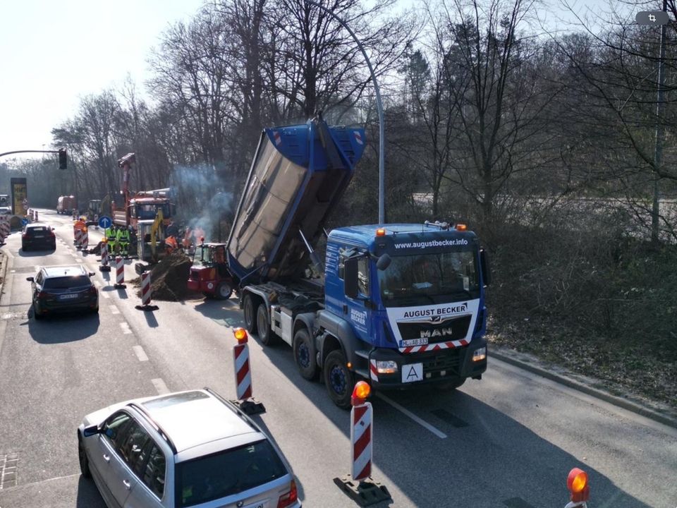 Berufskraftfahrer / LKW Fahrer Abrollkipper LÜBECK (m/w/d) in Lübeck
