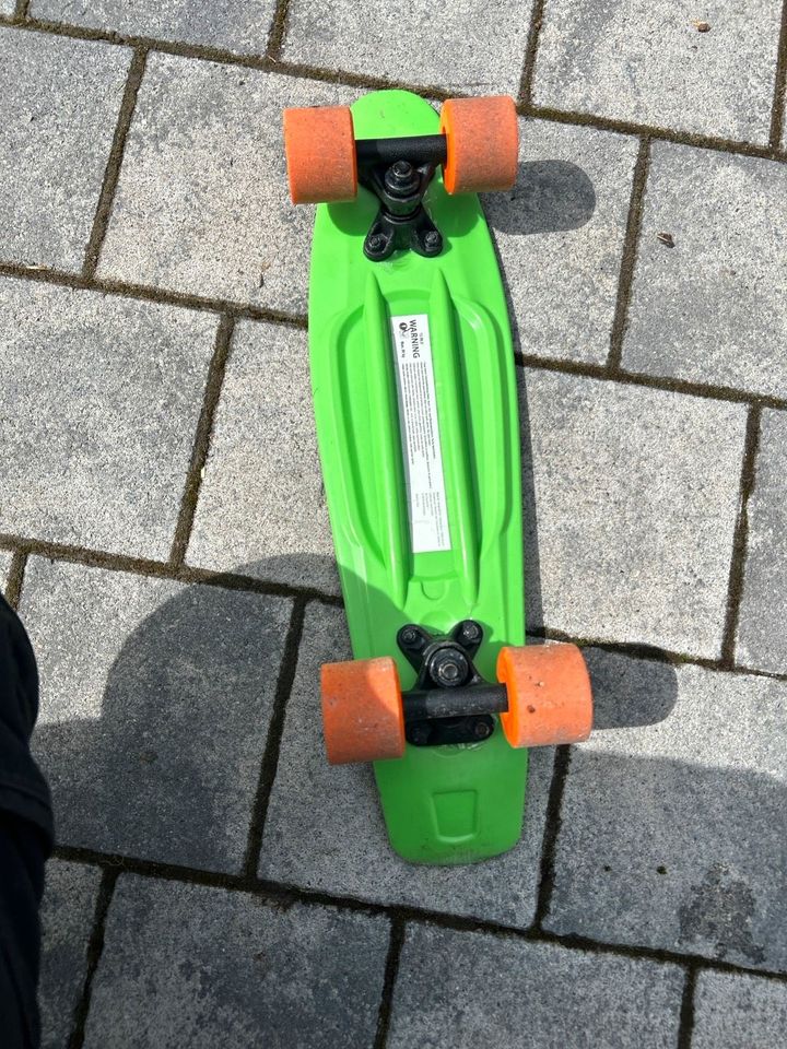 Mini skateboard grün orange spielzeug in Haigerloch