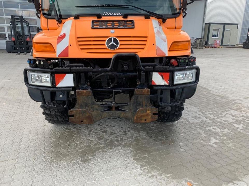 Mercedes-Benz Mercedes Benz Unimog U 400 6 Zylinder in Hagelstadt