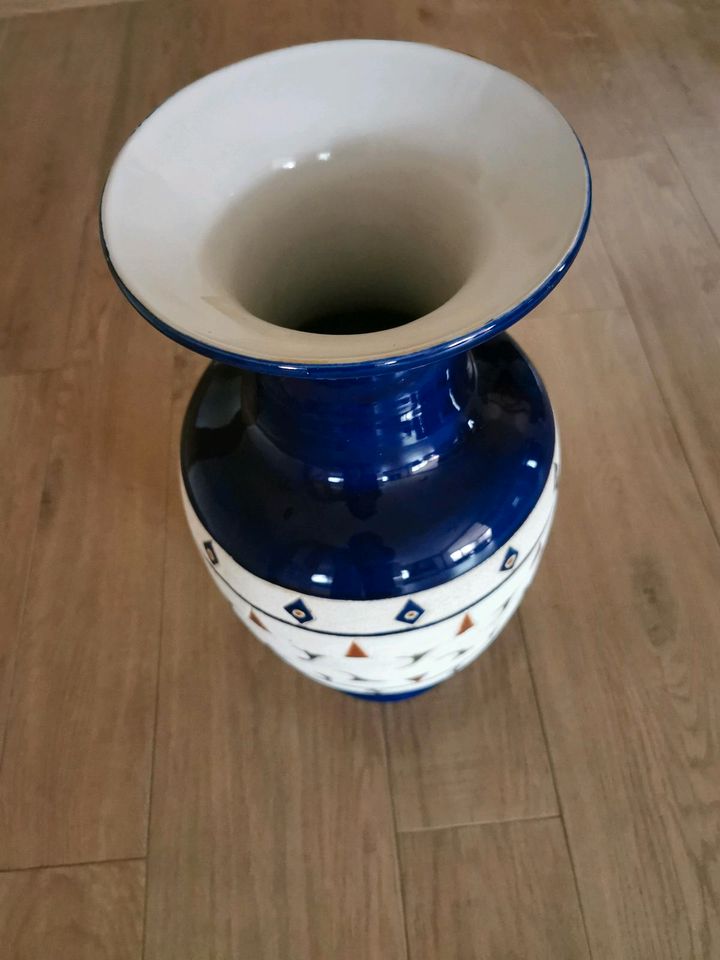 Große Bodenvase in Löbau