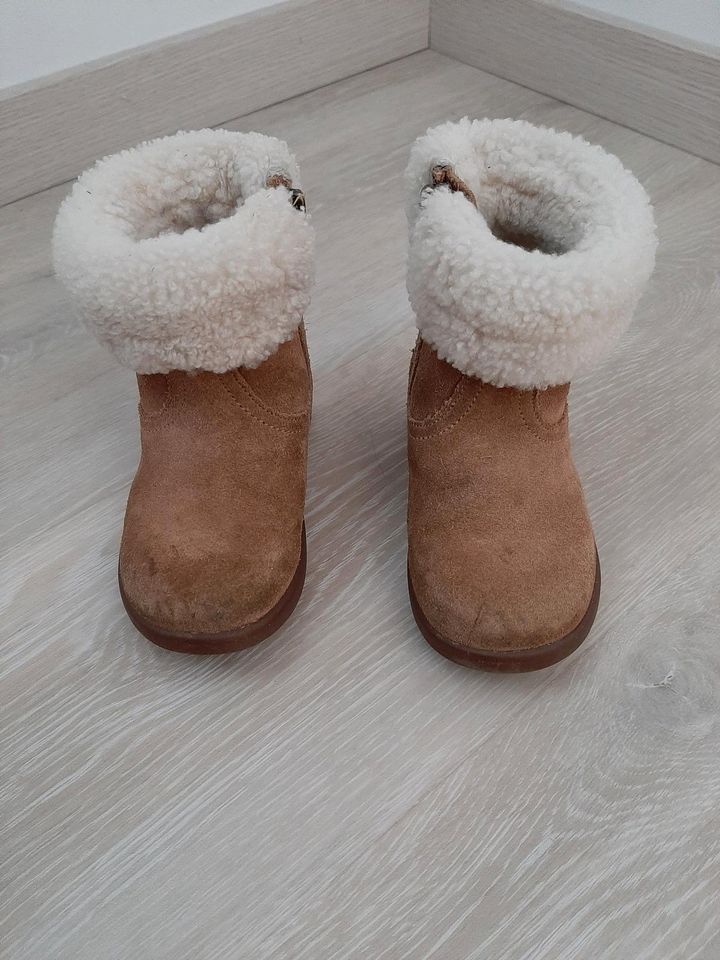 UGG Stiefel, Größe 22 in Windorf