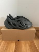 Yeezy Foam RNR Carbon EU 44,5 / US 10 Nürnberg (Mittelfr) - Oststadt Vorschau