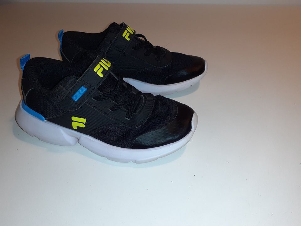 FILA Hallen / Freizeitschuhe Kinder Gr. 32 in Neuenkirchen