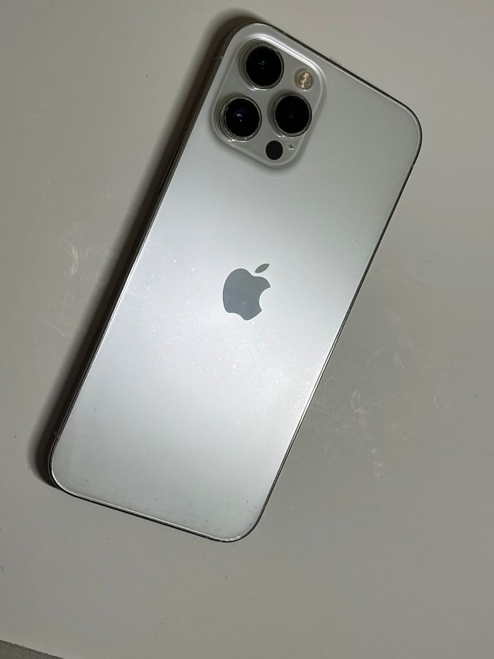 iPhone 12 Pro Max in weiß | 128gb | 100% Akku | guter Zustand in Fulda