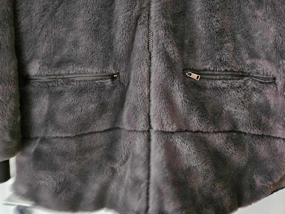 Damen Wendejacke Gr. 44/46 in Grau / Damen Teddyjacke Gr. XXL in Dassendorf