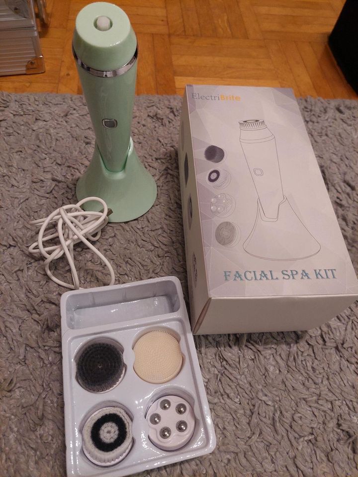 Facial Spa Kit 4 in 1 Gesichtsreinigungsbürste in mintgrün in Dortmund