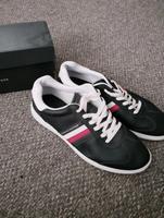 Tommy Hilfiger Herren Schuhe gr42 Niedersachsen - Oldenburg Vorschau