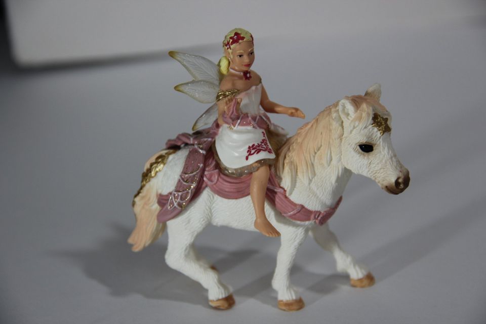 Schleich | Bayala | Lilienzarte Elfe | 70501 | 1 Fee & Pony in Duisburg