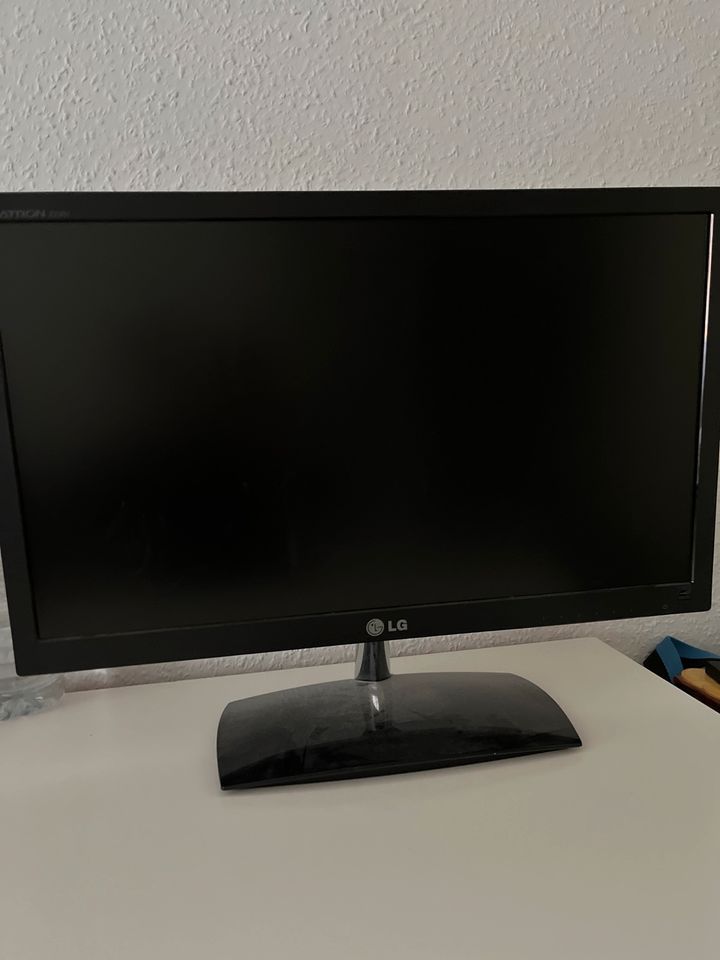 Büro Bildschirm / Monitor / Display LG in Wiesbaden